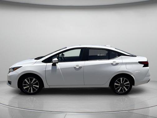 Aspen White Tricoat 2024 Nissan Versa 1.6 SV