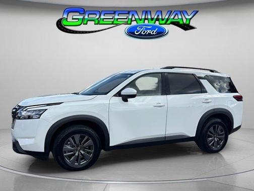 2023 Nissan Pathfinder SV
