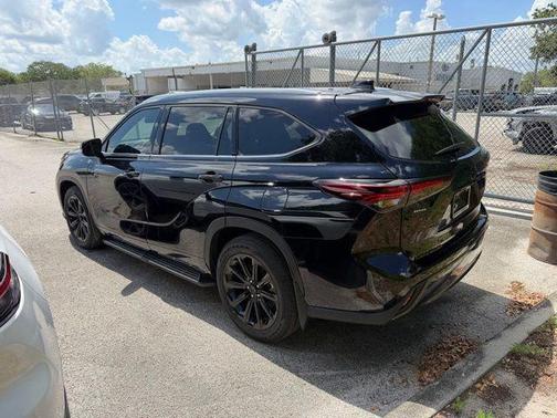 Midnight Black Metallic 2026 Toyota Highlander Limited