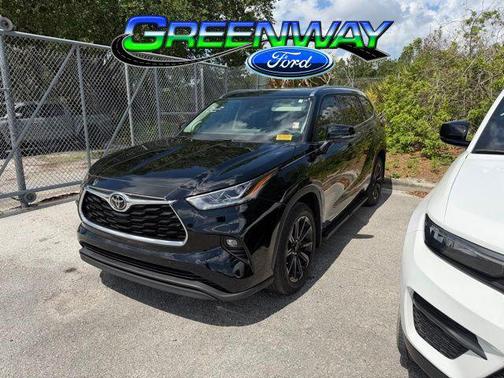 Midnight Black Metallic 2026 Toyota Highlander Limited
