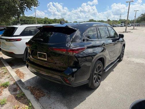 Midnight Black Metallic 2026 Toyota Highlander Limited