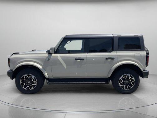 DESERT SAND 2026 Ford Bronco Outer Banks