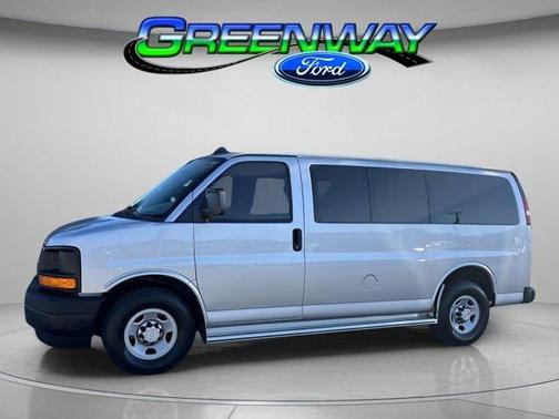 2017 Chevrolet Express 2500 LS