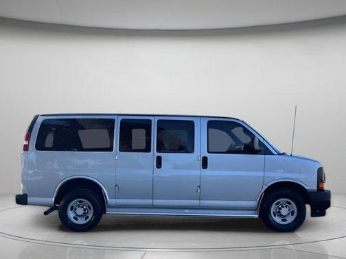 2017 Chevrolet Express 2500 LS
