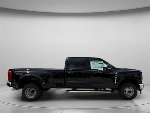 2025 Ford F-350 XLT