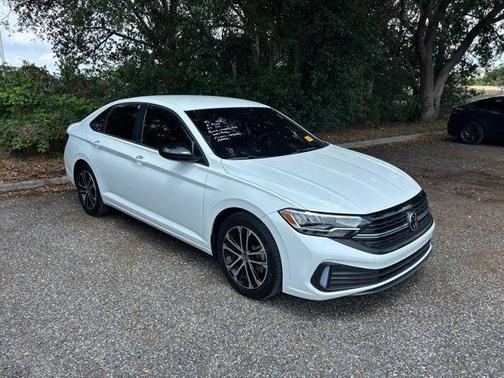 Pure White 2023 Volkswagen Jetta 1.5T Sport