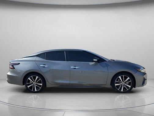 2022 Nissan Maxima SV