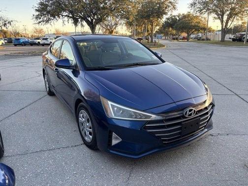2019 Hyundai ELANTRA SE