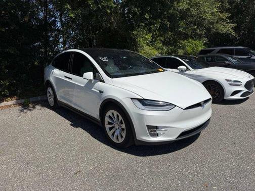 Pearl White Multi-Coat 2018 Tesla Model X 100D