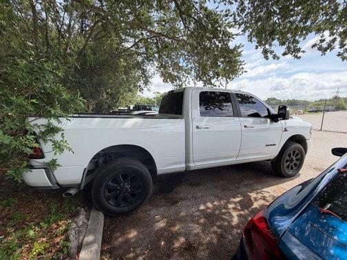 Bright White Clearcoat 2024 RAM 2500 Big Horn Crew Cab 4x4 6'4' Box