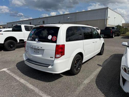 White Knuckle Clearcoat 2018 Dodge Grand Caravan SE