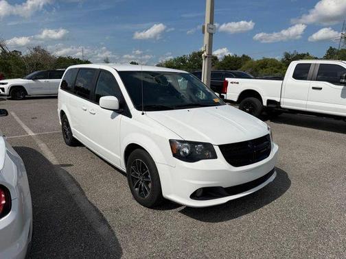 White Knuckle Clearcoat 2018 Dodge Grand Caravan SE