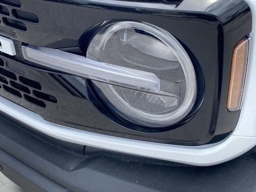 OXFORD WHITE 2026 Ford Bronco Outer Banks