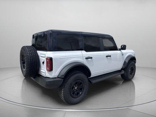 OXFORD WHITE 2026 Ford Bronco Outer Banks