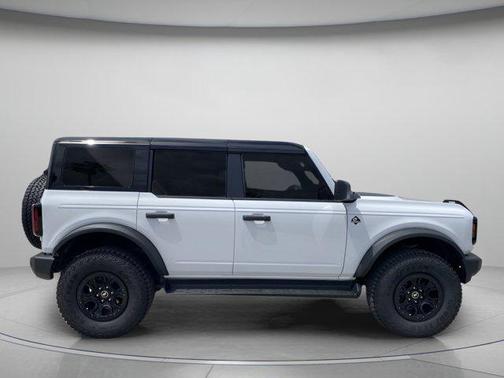 OXFORD WHITE 2026 Ford Bronco Outer Banks