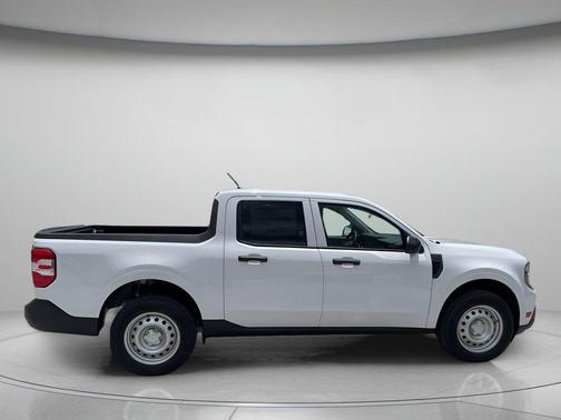 OXFORD WHITE 2026 Ford Maverick XL