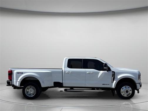 2025 Ford F-450 LARIAT DRW