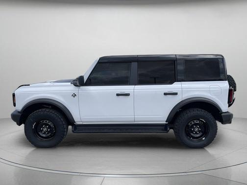 OXFORD WHITE 2026 Ford Bronco Outer Banks