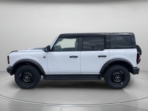 OXFORD WHITE 2026 Ford Bronco Outer Banks