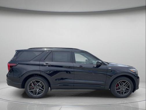 AGATE BLACK METALLIC 2026 Ford Explorer ST-Line