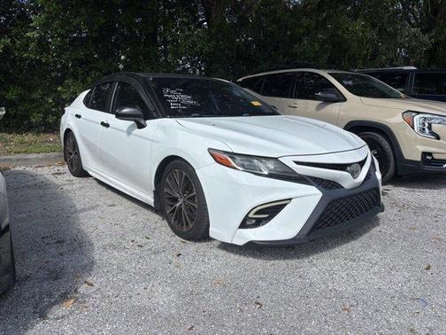 2020 Toyota Camry SE