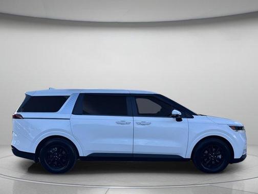 2022 Kia Carnival LXS