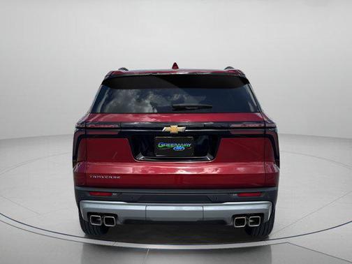 Radiant Red Tintcoat 2025 Chevrolet Traverse LT