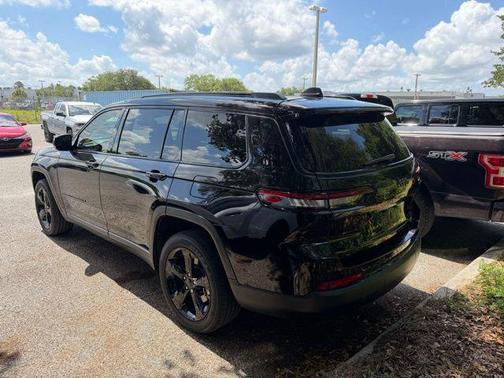 Diamond Black Crystal Pearlcoat 2024 Jeep Grand Cherokee L Altitude