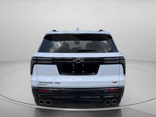 Polar White Tricoat 2026 Chevrolet Traverse RS