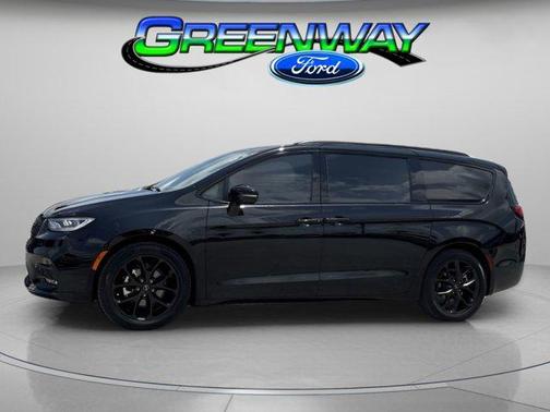 Diamond Black Crystal Pearlcoat 2026 Chrysler Pacifica Limited