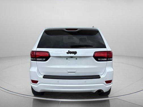 2022 Jeep Grand Cherokee Laredo