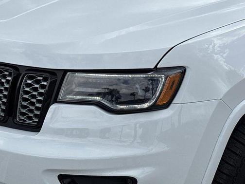 2022 Jeep Grand Cherokee Laredo