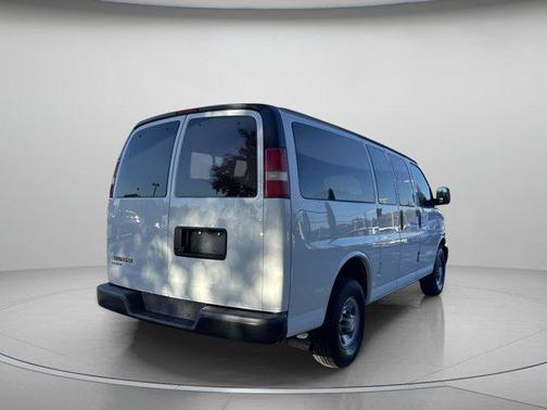 2017 Chevrolet Express 2500 LS