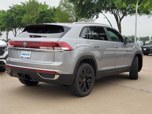 2025 Volkswagen Atlas Cross Sport 2.0T SE w/Technology