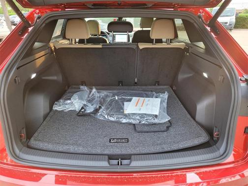 2025 Volkswagen Atlas Cross Sport 2.0T SE w/Technology
