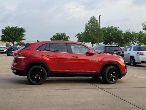 2025 Volkswagen Atlas Cross Sport 2.0T SE w/Technology