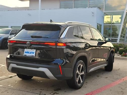2025 Volkswagen Tiguan 2.0T SE