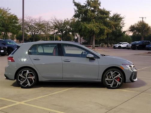 2025 Volkswagen Golf GTI 2.0T SE