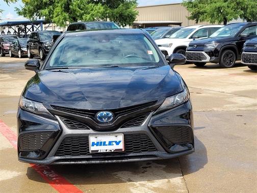2021 Toyota Camry Hybrid SE