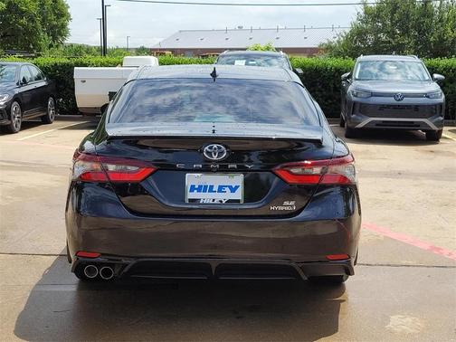 2021 Toyota Camry Hybrid SE