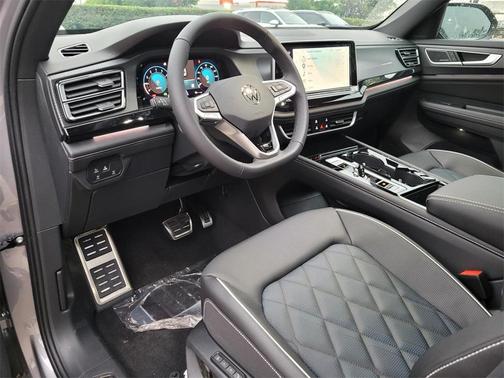2025 Volkswagen Atlas Cross Sport 2.0T SEL Premium R-Line