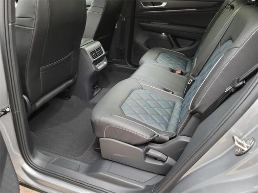 2025 Volkswagen Atlas Cross Sport 2.0T SEL Premium R-Line