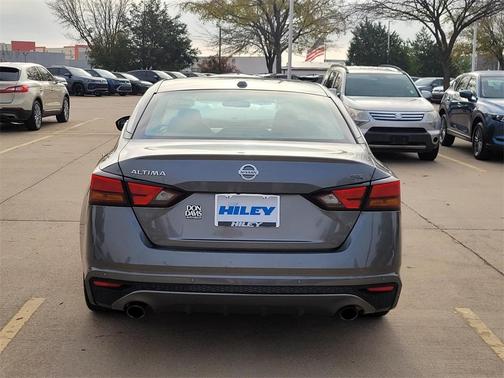 2022 Nissan Altima 2.5 SR