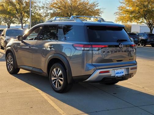 2024 Nissan Pathfinder SL