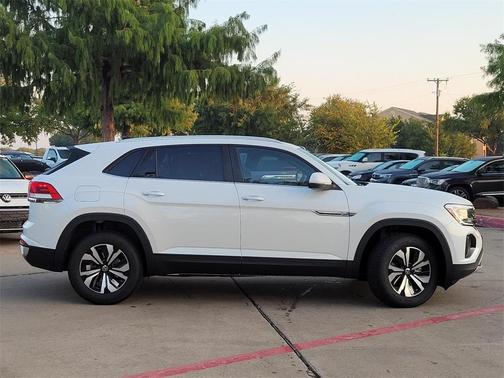 2026 Volkswagen Atlas Cross Sport 2.0T SE
