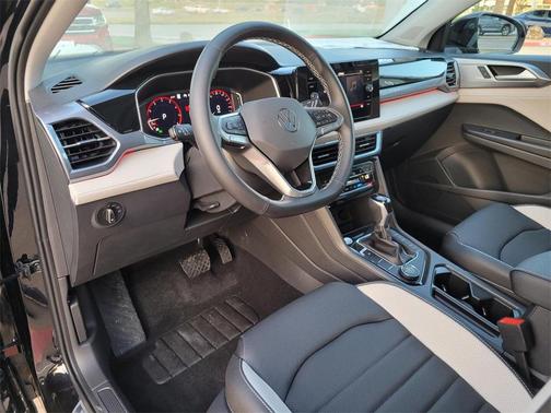 2025 Volkswagen Taos 1.5T SEL