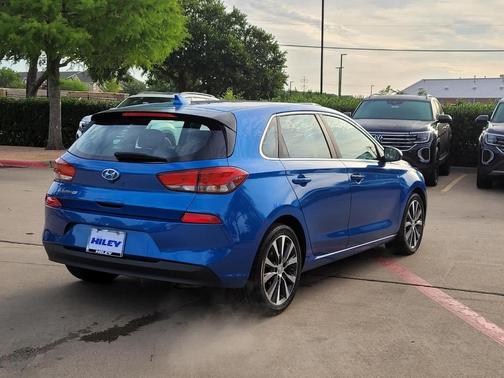 Electric Blue Metallic 2018 Hyundai Elantra GT Base