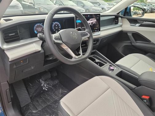 2025 Volkswagen Tiguan 2.0T SE