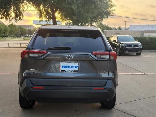 2019 Toyota RAV4 LE