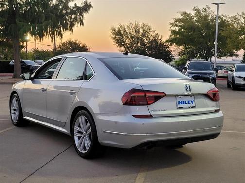 2018 Volkswagen Passat 2.0T SEL Premium